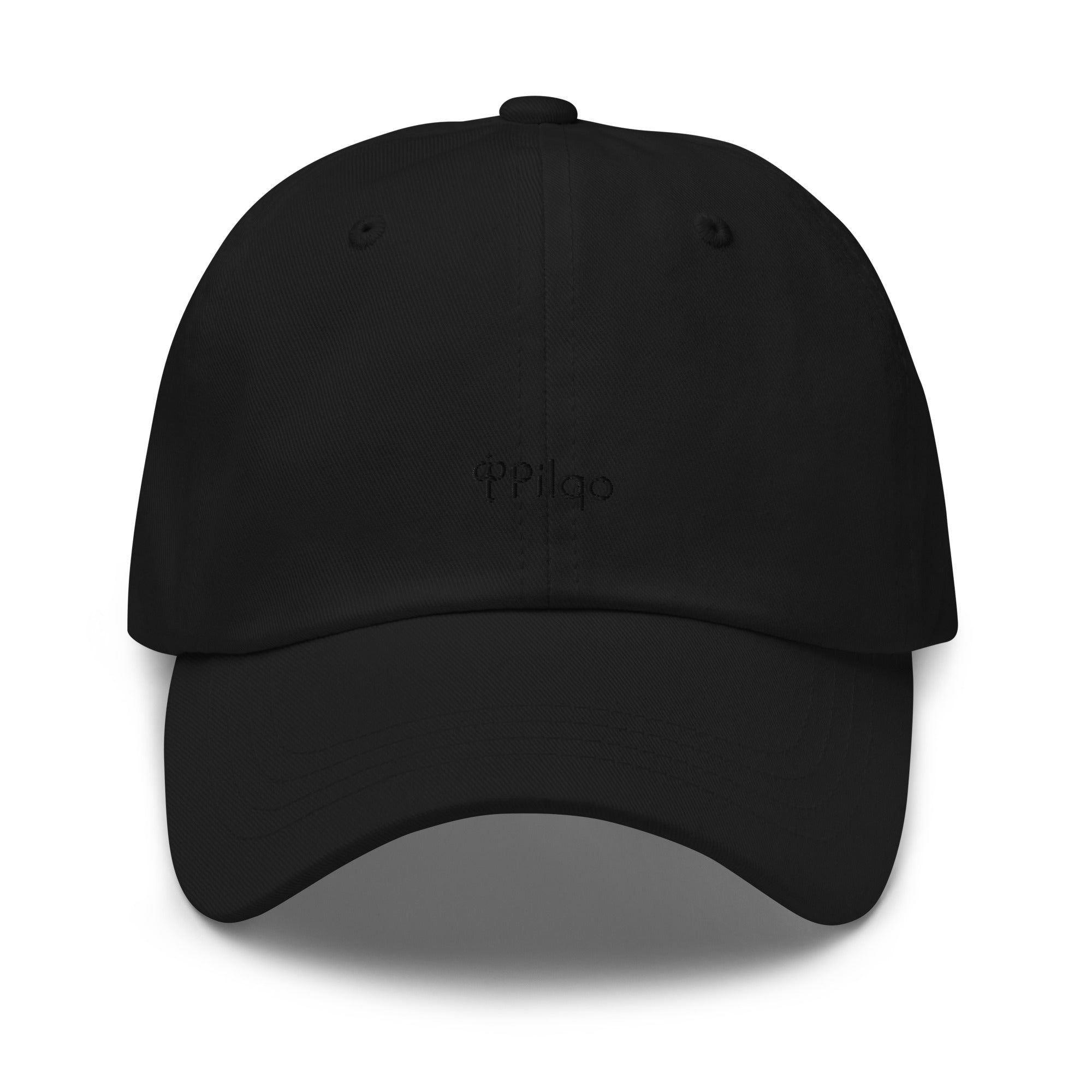 Cap with a curved brim and a black logo