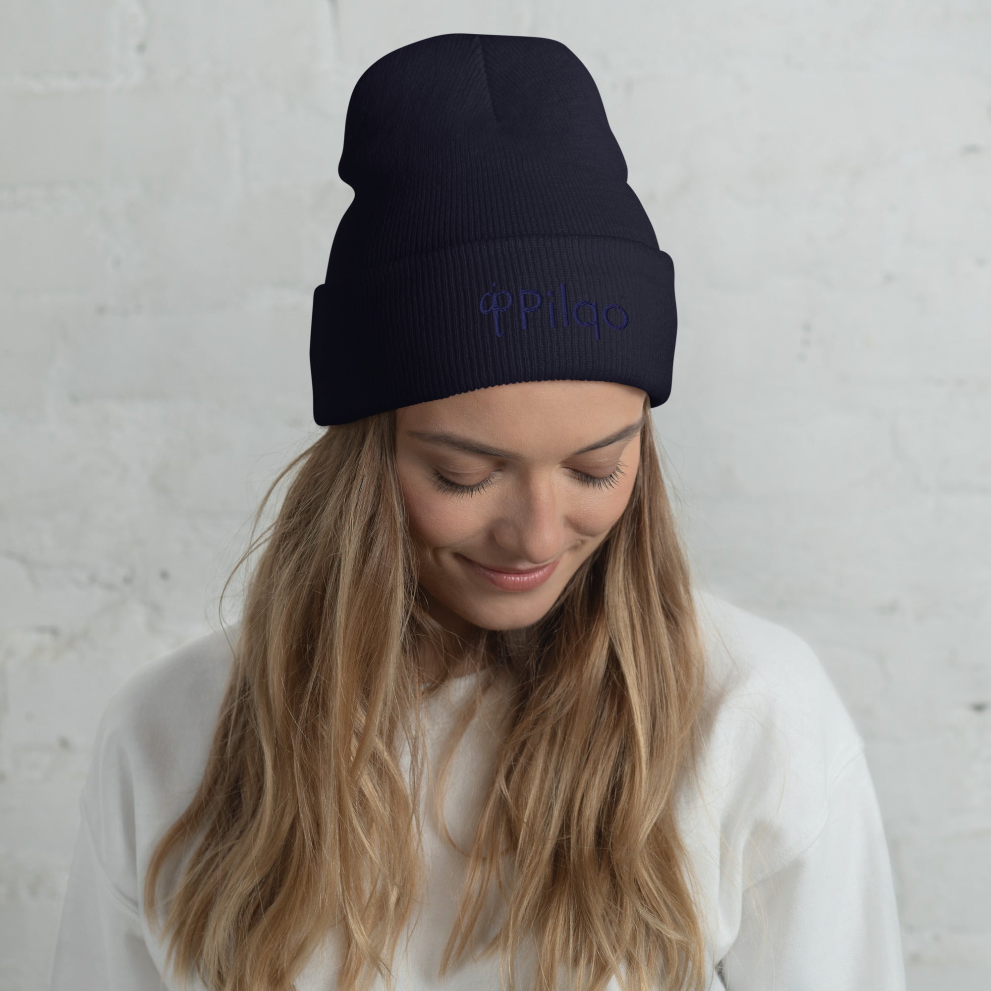 Cuffed Beanie with navy 3D logo