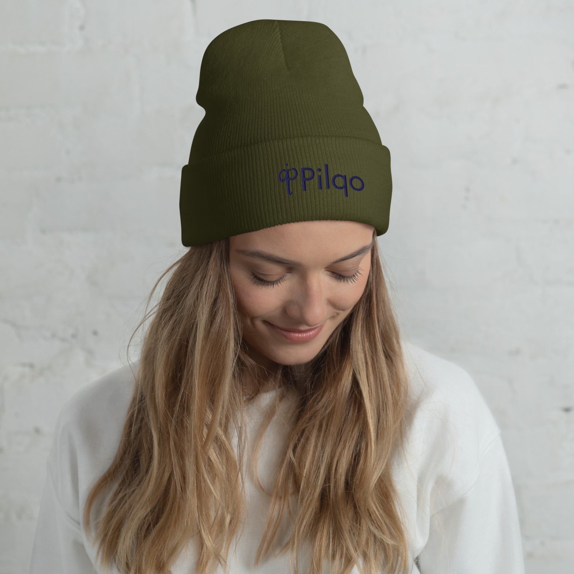 Cuffed Beanie with navy 3D logo