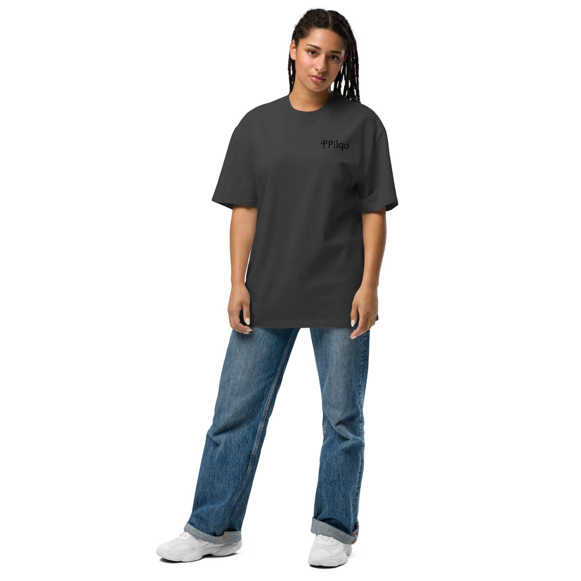 Oversized t-shirt with black logo