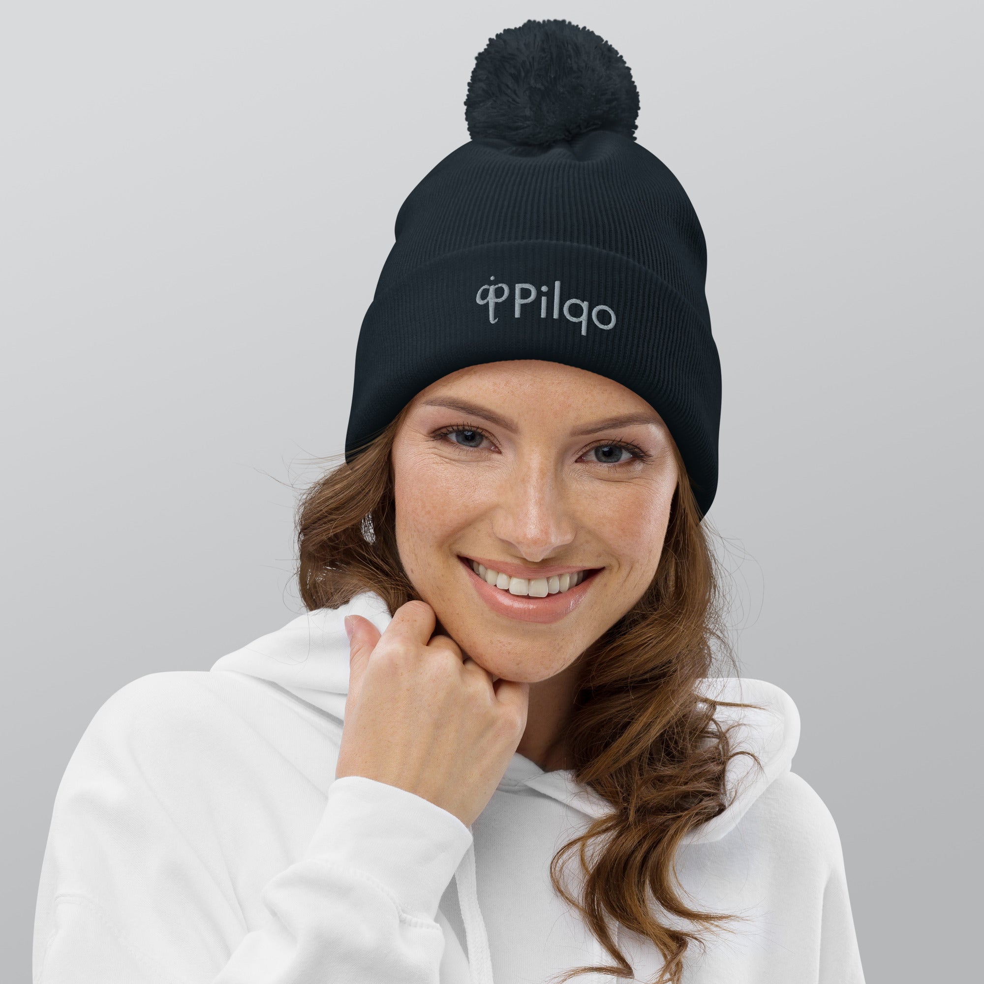 Pom-Pom Beanie with grey 3D logo