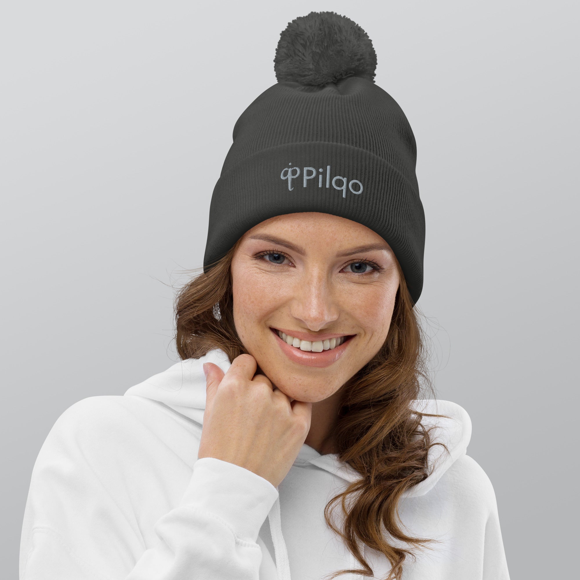 Pom-Pom Beanie with grey 3D logo