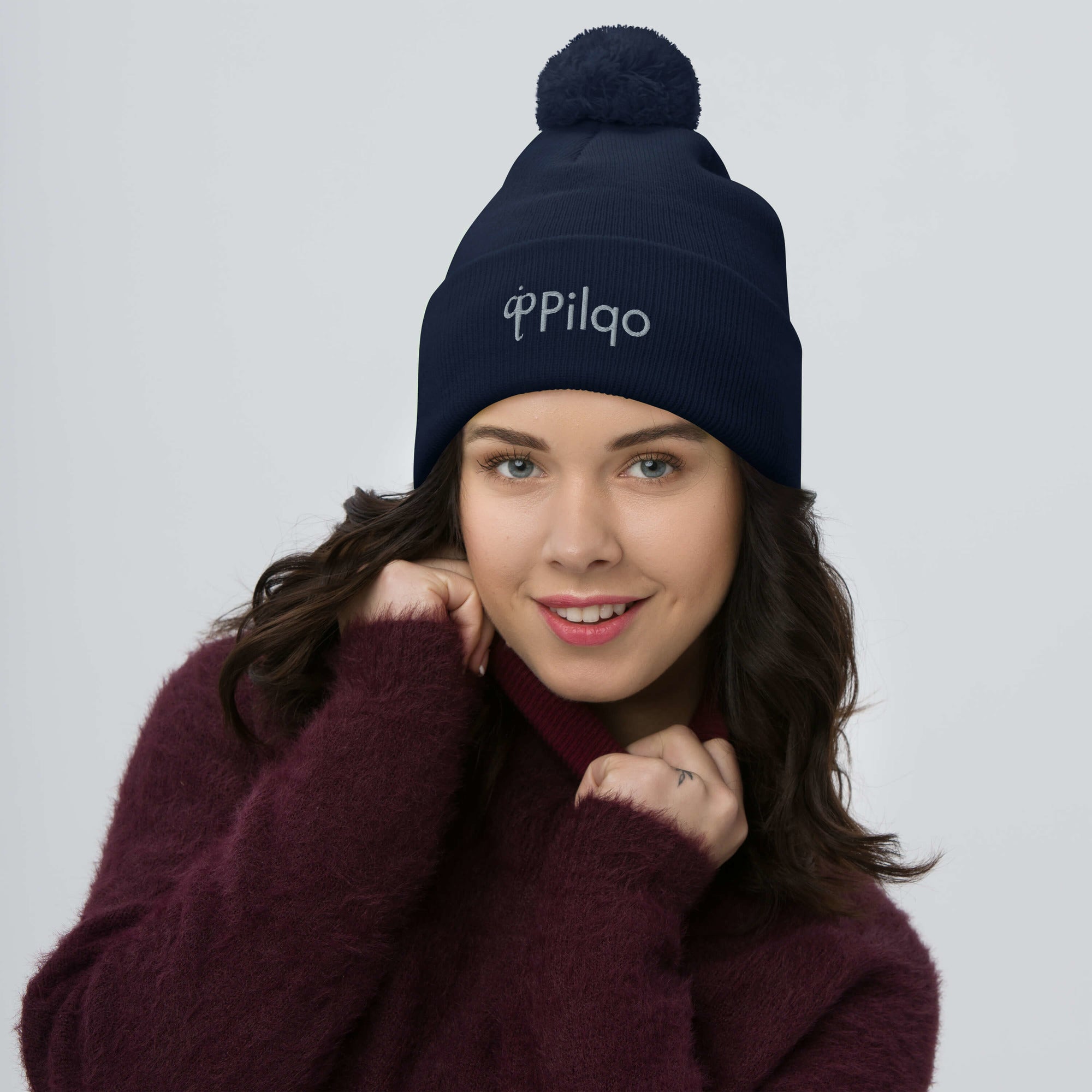 Pom-Pom Beanie with grey 3D logo