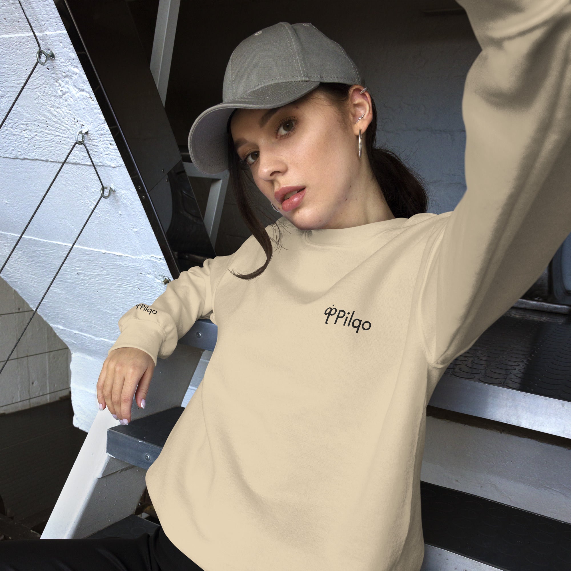 Sweatshirt mit aufgesticktem Logo