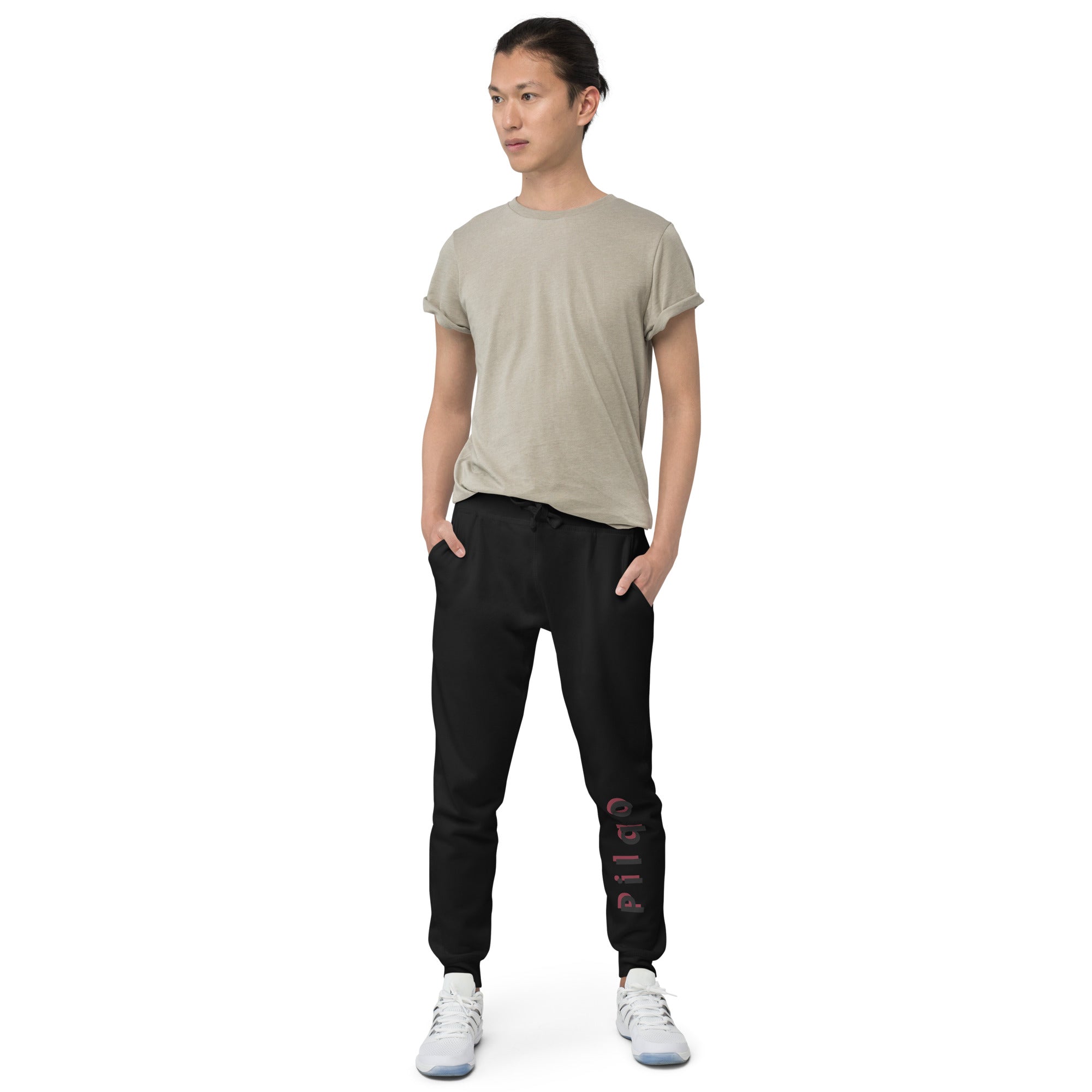 Fleece sweatpants with Pilqo text