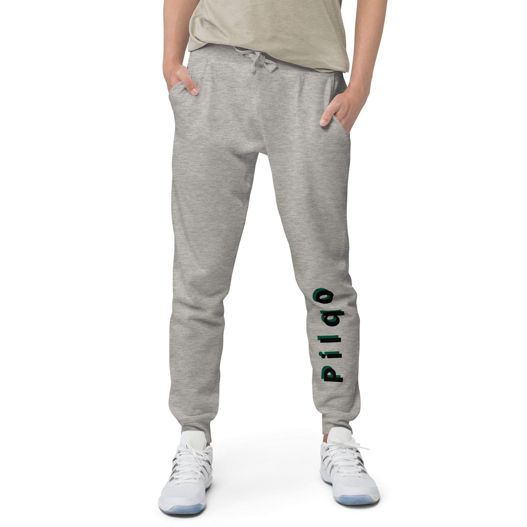 Fleece sweatpants with Pilqo text