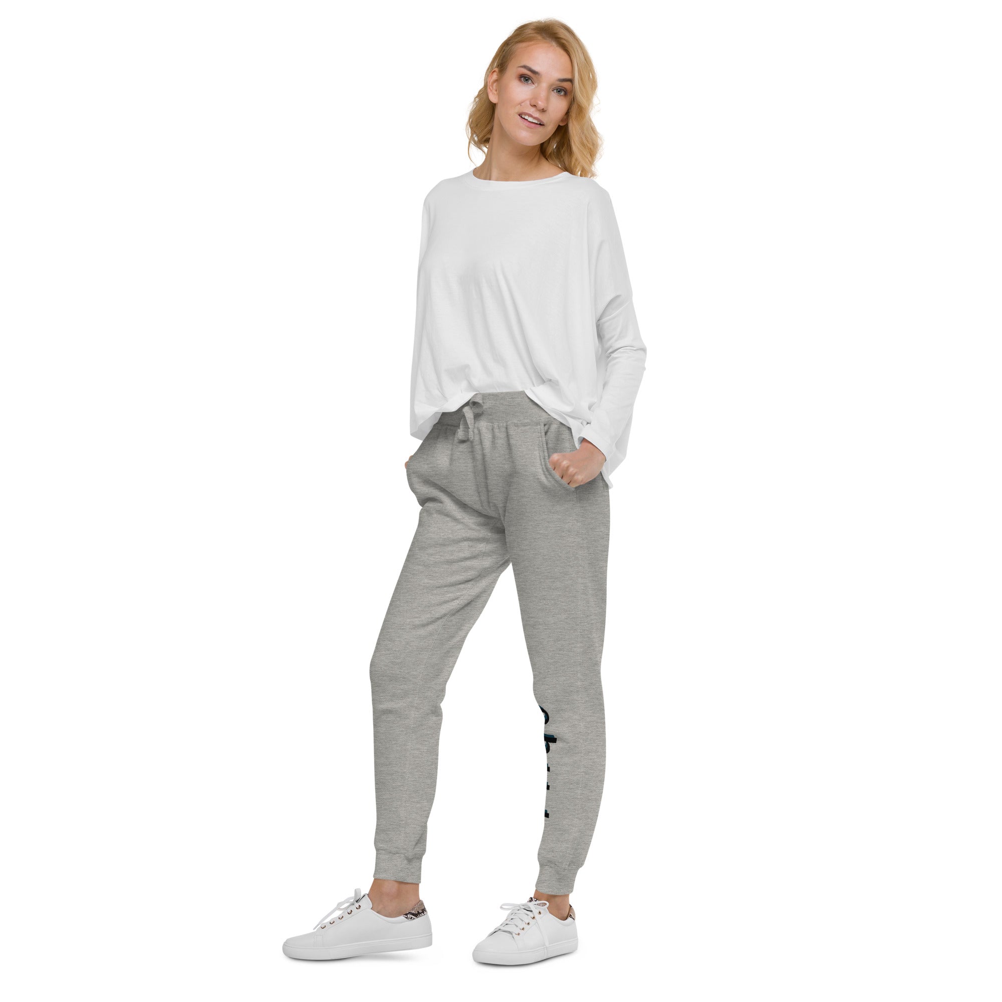 Fleece sweatpants with Pilqo text