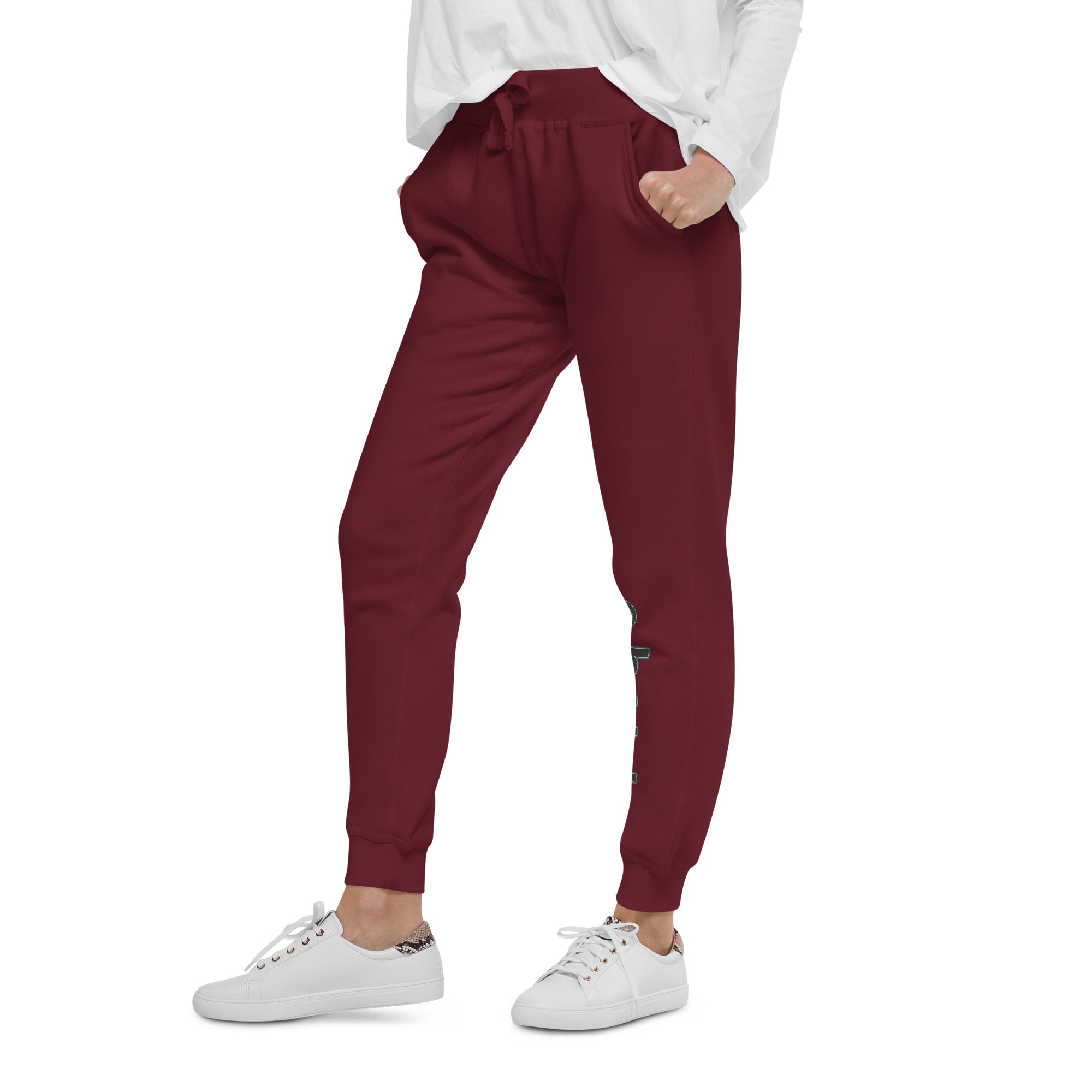 Fleece sweatpants with Pilqo text