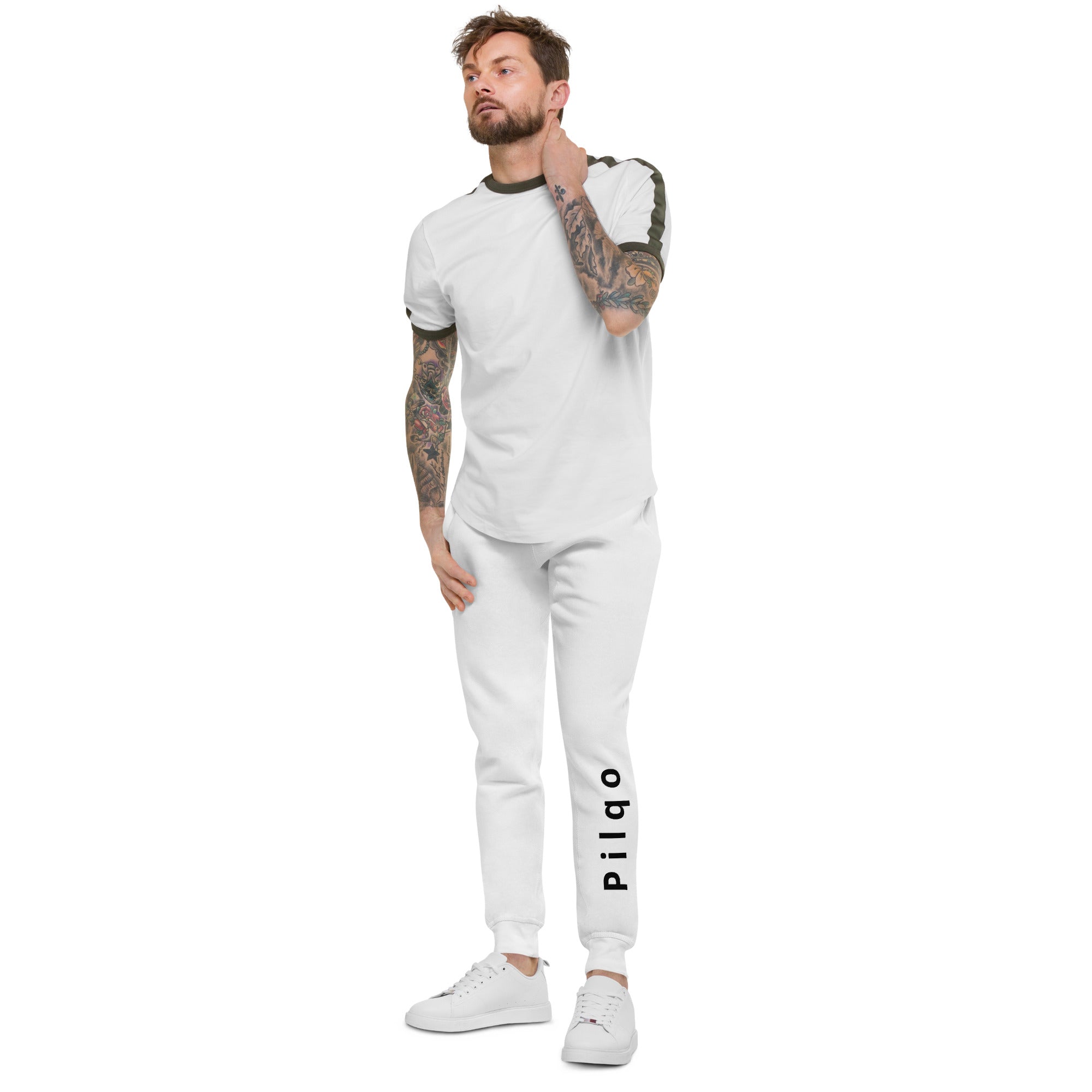 Fleece sweatpants with Pilqo text