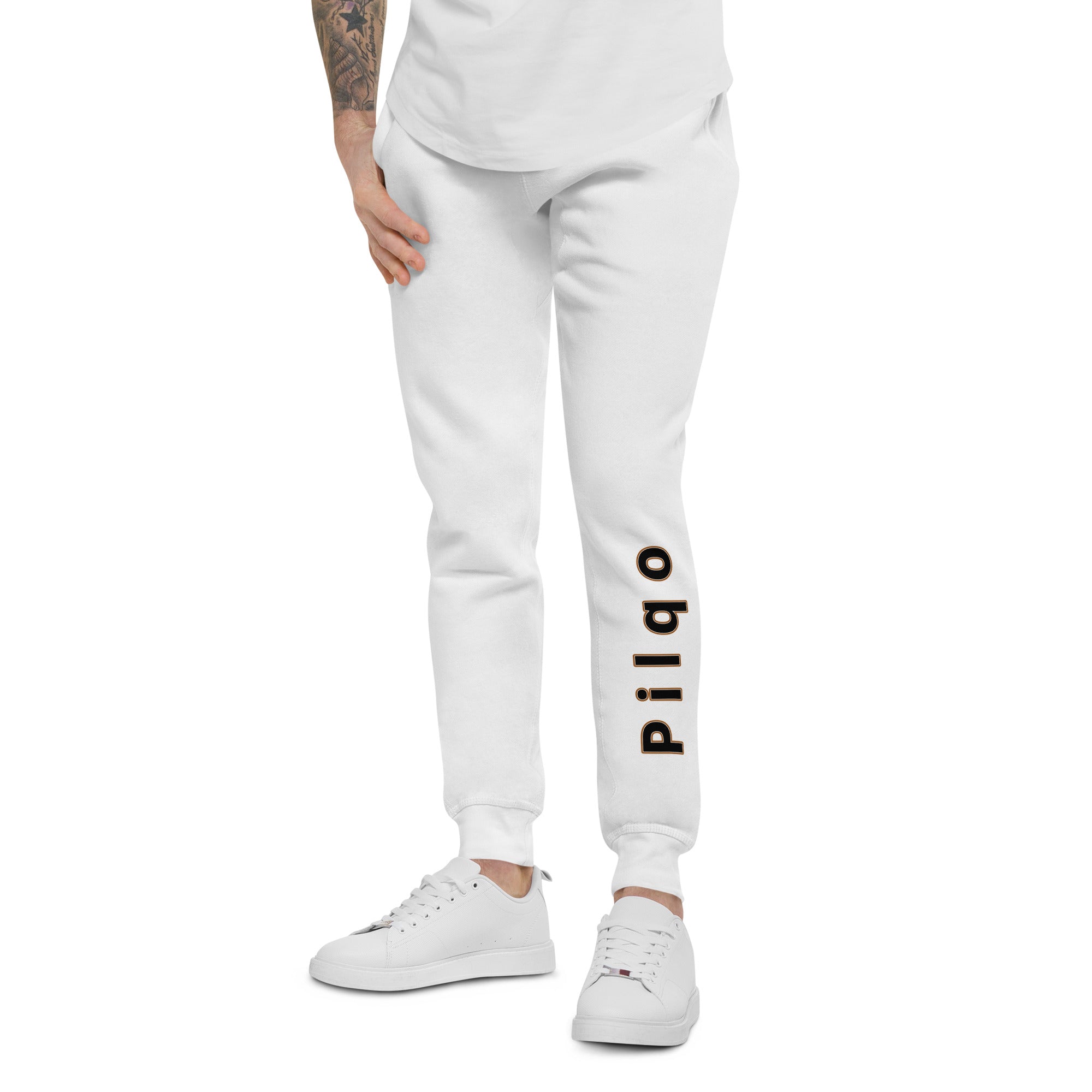 Fleece sweatpants with Pilqo text