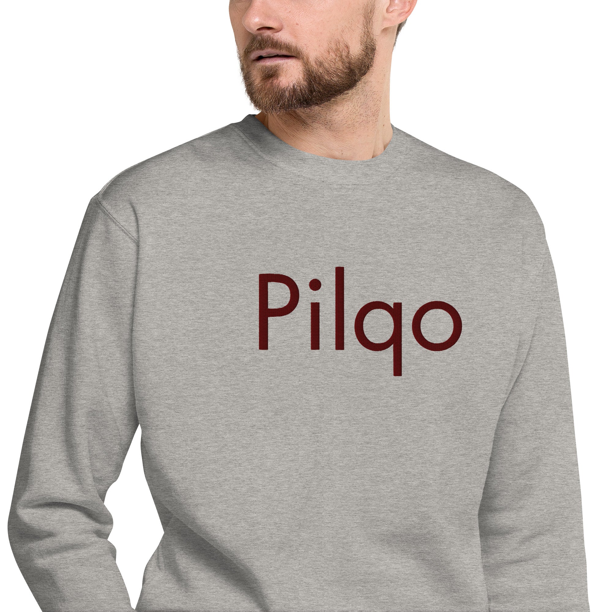 Premium-Sweatshirt mit kastanienbraunem gesticktem Text und Logo am Handgelenk